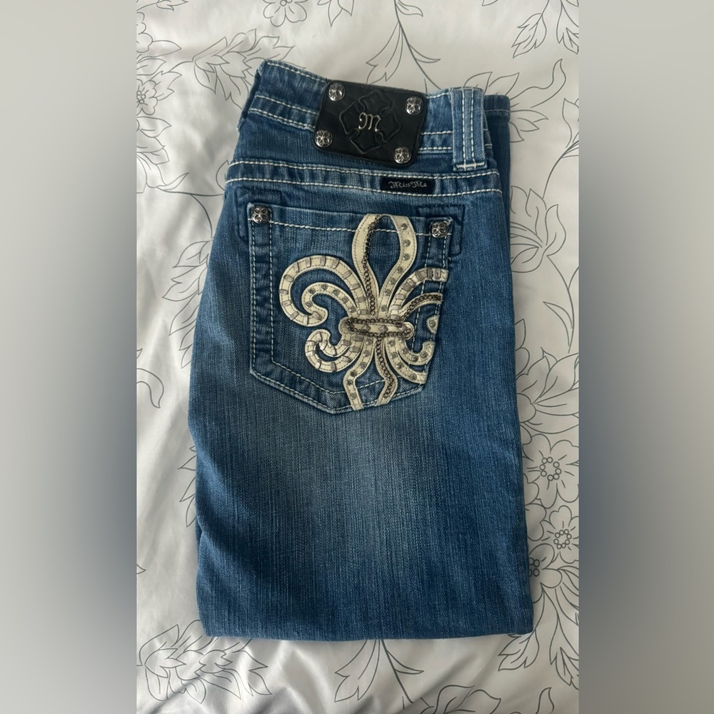 Miss Me Capri Jeans